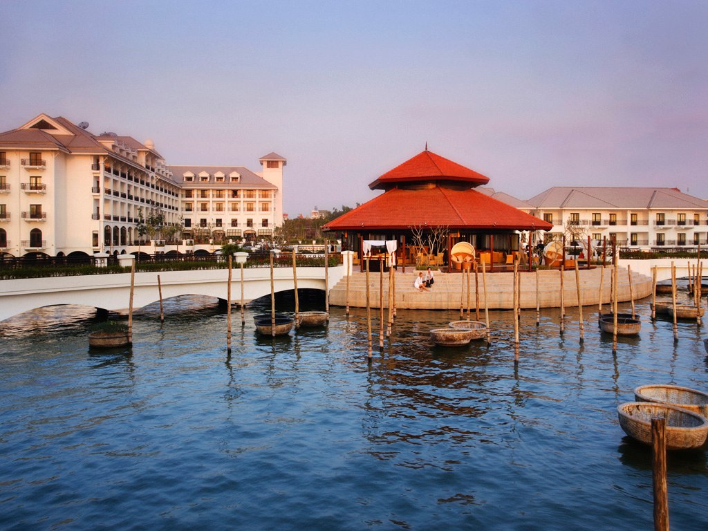 INTERCONTINENTAL HANOI WEST LAKE HOTEL 